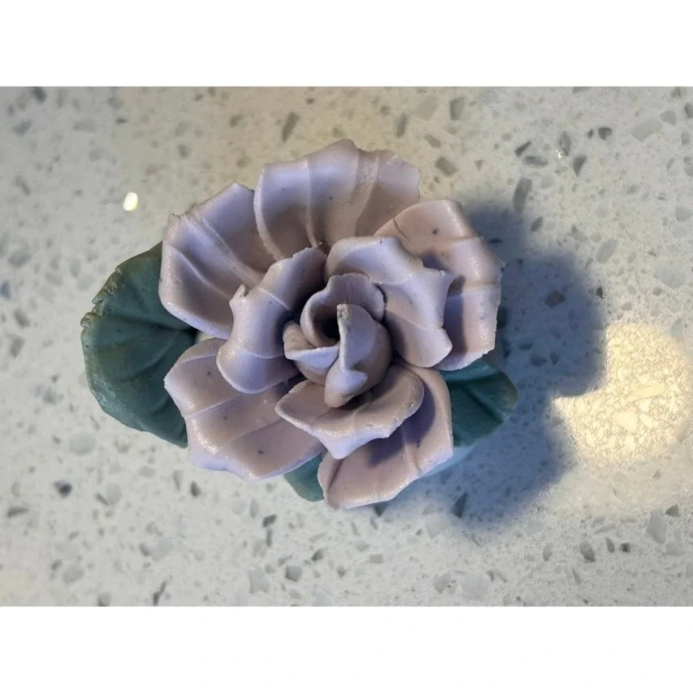 Set of 20 Vitge.Porcelain Flower Wedding Table Card Holders Lavender Cream Roses